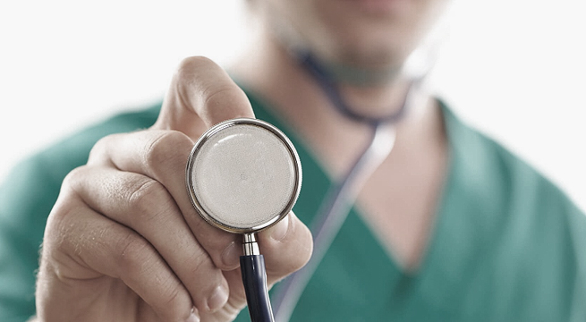 Tengo Algo Que Decirte: paciente denuncia a un médico por tocamientos indebidos