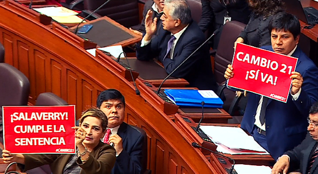 Disidentes de Fuerza Popular protestan por bancada