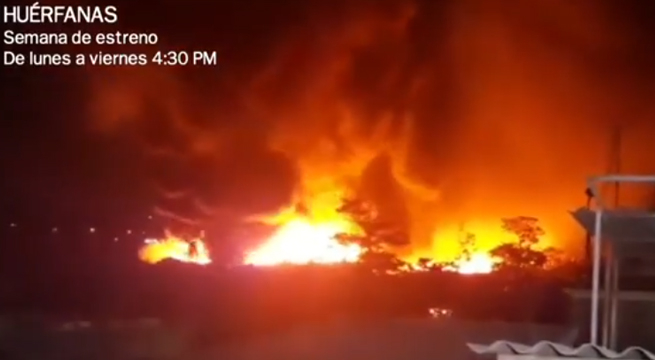 Chosica: incendio consume almacén de zapatos