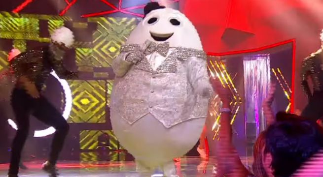 'Huevo' nos cantó uno de los éxitos de Luis Miguel en La Máscara [VIDEO]