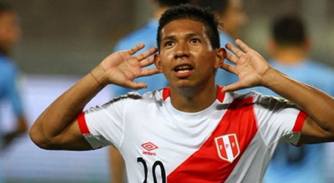 Edison Flores mostró su respeto por los militares y médicos que luchan contra el coronavirus