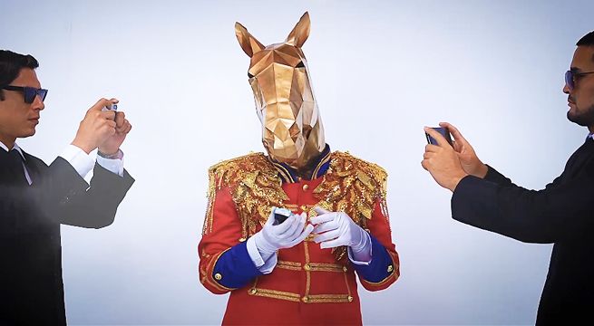 Mira las pistas del ‘Caballo’ y trata de conocer quién es en realidad este enmascarado