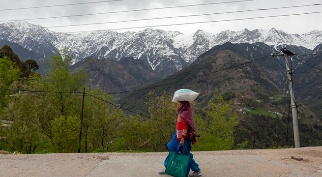 El Himalaya reaparece después de décadas en medio de la cuarentena