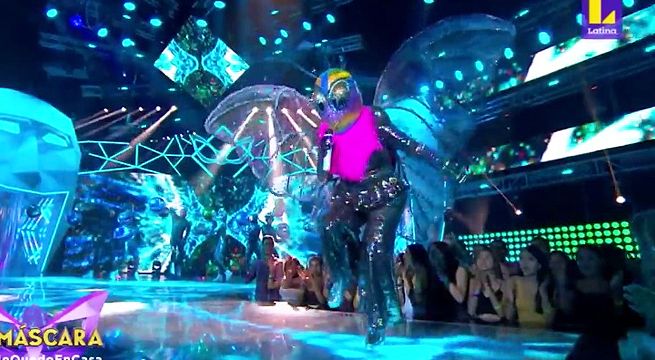 La ‘Mariposa’ puso a bailar a todos al cantar “Eternamente bella”