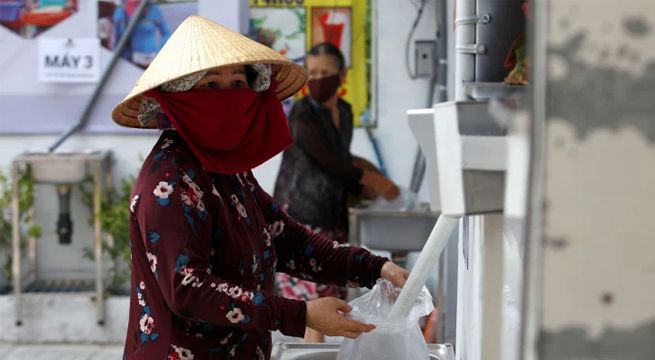 Instalan ‘cajeros automáticos’ que ofrecen arroz gratis a las personas en Vietnam