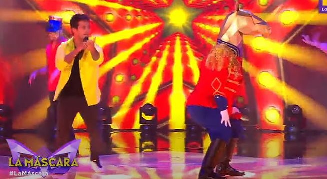 El ‘Caballo’ y Ricky Santos divirtieron a todos al cantar “El baile del perrito”