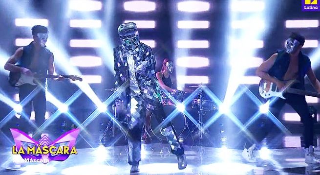 El ‘Espejo’ puso a rockear a todos al interpretar “Lola”