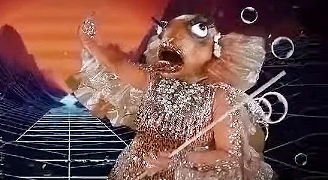 Mira más pistas de la ‘Diva del mar’ y trata de conocer quién es en realidad esta enmascarada