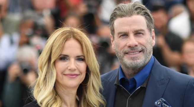 Esposa de John Travolta muere de cáncer de mama a los 57 años