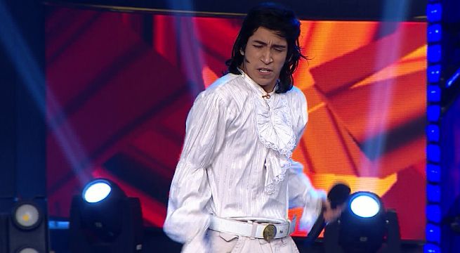 Imitador de Sandro intentó convencer al jurado con su presentación