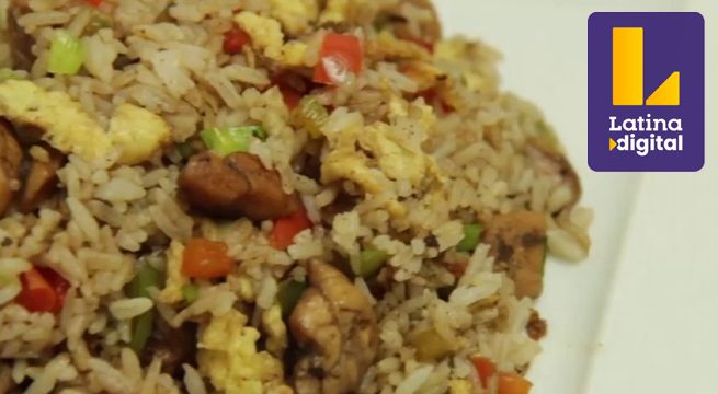 Mira cómo cocinar un rico ‘Chaufa de pollo’ [Video] - Latina Digital