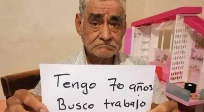 Hombre de 70 años que busca trabajo conmueve en las redes sociales