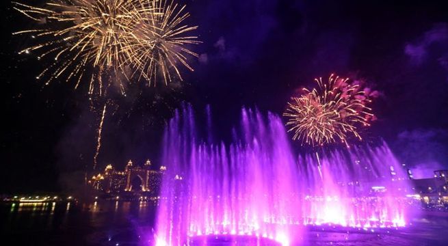 Dubái establece el récord Guinness a la fuente más grande del mundo