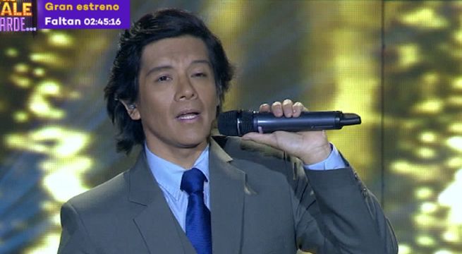 El imitador de Julio Iglesias cantó “A veces tú, a veces yo”