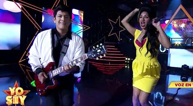 Imitadores de Ritchie Valens y Amy Winehouse cantaron a dúo “Come on, let’s go”