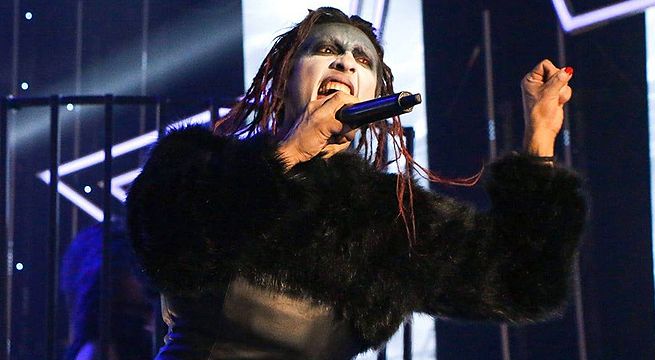 Imitador de Marilyn Manson retumbó el escenario con “Tourniquet”