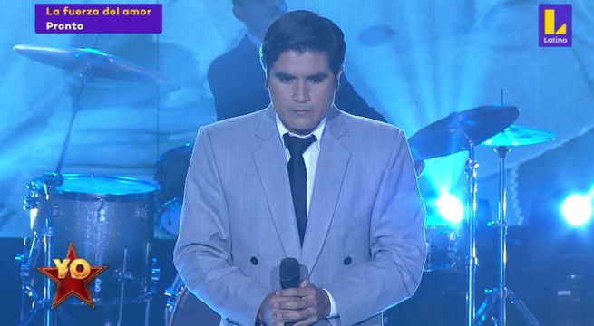 El imitador de Leonardo Favio cantó “Mi amante niña, mi compañera”