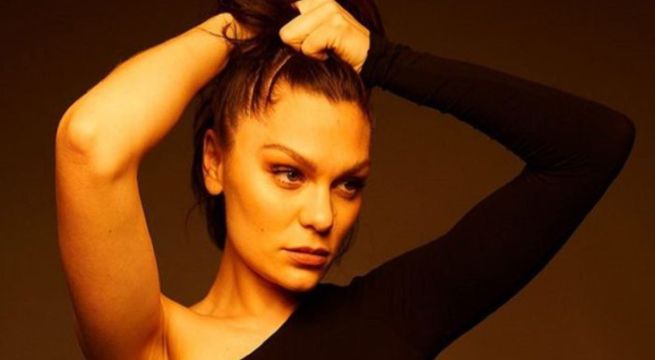 La cantante británica Jessie J contó que quedó temporalmente sorda