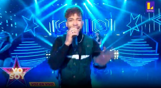 El imitador de Prince Royce abrió la gala con el tema “El Clavo”