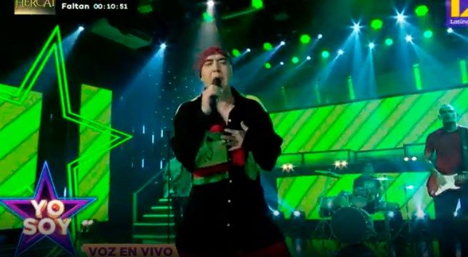 El imitador de Bahiano cantó el tema “Runaway”