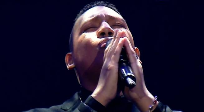 Aldair Sánchez conmovió al cantar “Cabellos blancos”