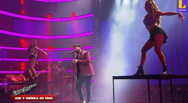 Emanuel Rivera se lució al cantar “La flaca”