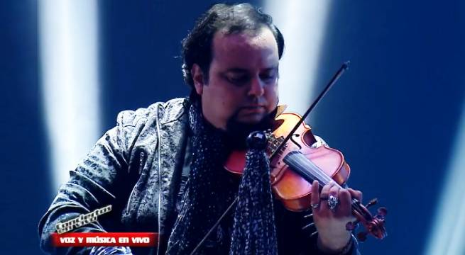 Fito Flores sorprendió cantando “Mujer amante” y tocando el violín