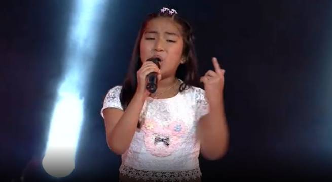 Cielo Sánchez sorprendió a los entrenadores al cantar “De mi enamórate”