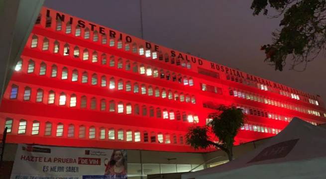 Once instituciones peruanas se iluminaron de rojo para conmemorar el 
