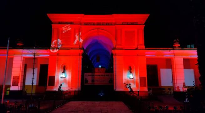 MÁS DE DIEZ INSTITUCIONES PERUANAS SE ILUMINARON DE  ROJO PARA CONMEMORAR “DÍA MUNDIAL DE LUCHA CONTRA EL SIDA”