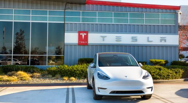 Tesla retira casi medio millón de coches por problemas de seguridad