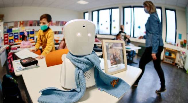 Robot avatar va al colegio en lugar de un niño alemán