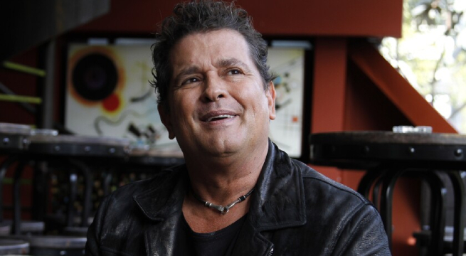 Colombiano Carlos Vives rinde homenaje a Shakira con 