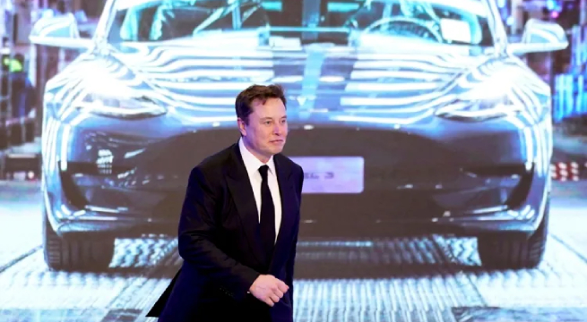 Musk dice que Tesla y SpaceX se enfrentan a una 