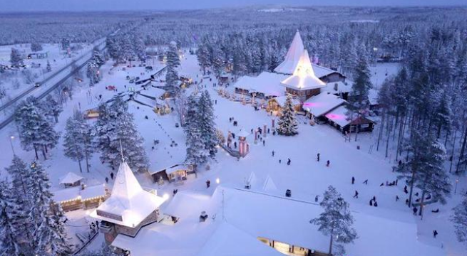 En la cautelosa Finlandia, la gruta de Papá Noel es también un refugio antibombas