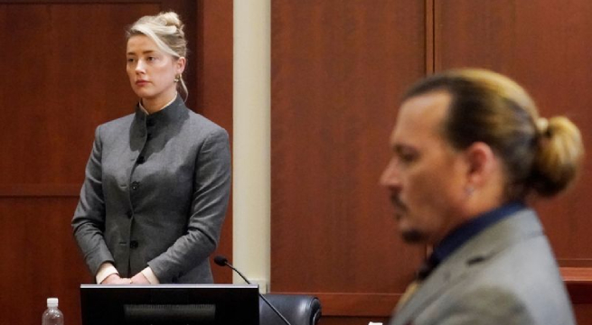 Los abogados de Depp interrogan a Heard sobre un cuchillo y notas de amor en caso de difamación