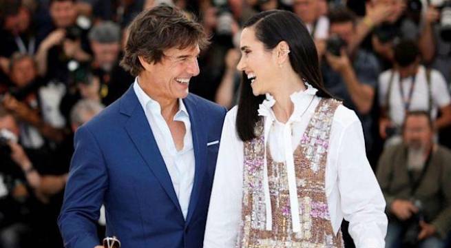 Tom Cruise irrumpe en Cannes, encendiendo el festival de cine