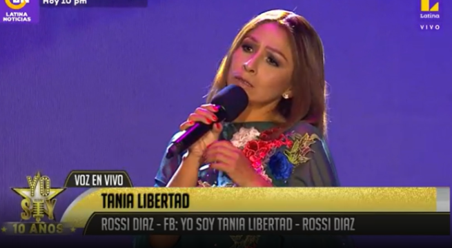 Imitadora de Tania Libertad abrió la gala del martes con el tema “Cuando sale la luna”