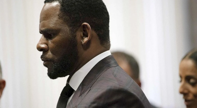 El cantante R. Kelly es condenado a 30 años de prisión por conducta sexual indebida en EEUU