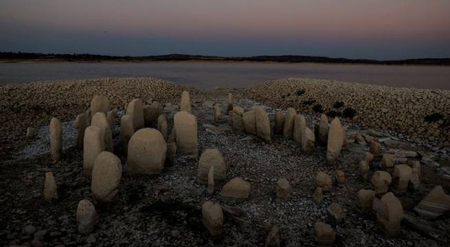 Sequía en Europa deja al descubierto piedras antiguas y barcos de la Segunda Guerra Mundial