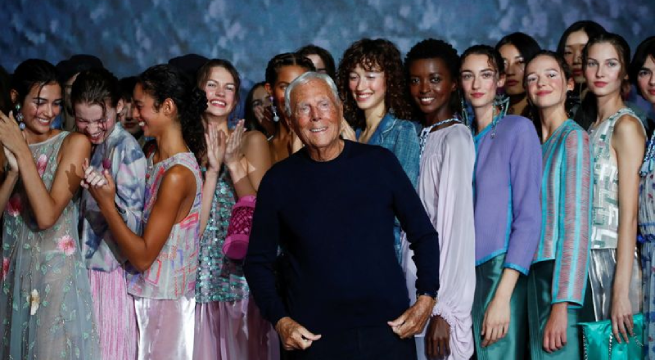 Giorgio Armani aporta mucho brillo a la moda de Milán con su línea principal