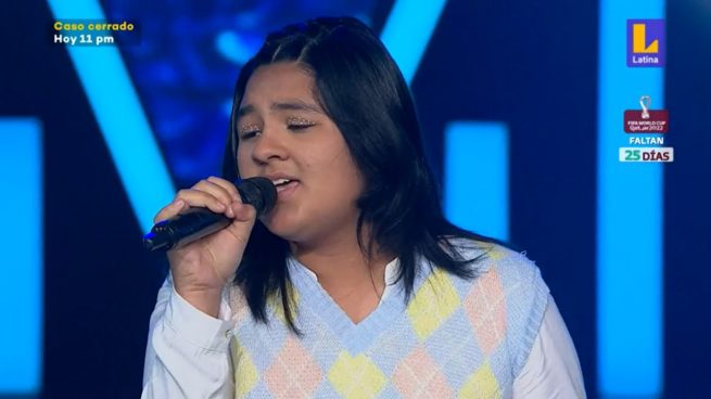 Fernanda Guevara emocionó a los entrenadores cantando 