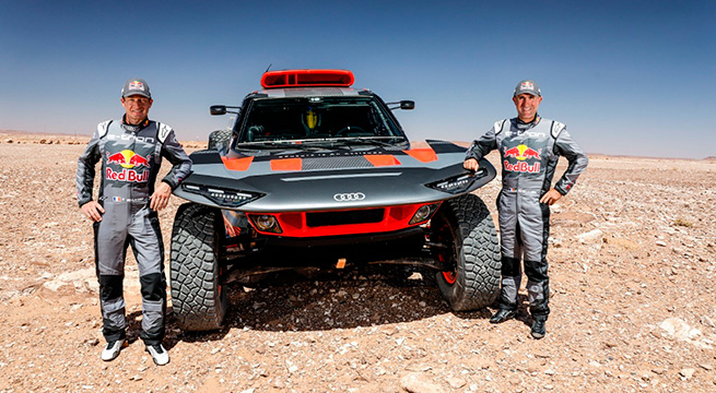 Pilotos se preparan minuciosamente para el Rally Dakar