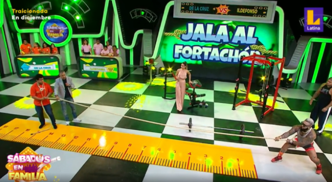 ¿Quién se llevará el auto?: familias se enfrentaron en juego “Jala al fortachón”