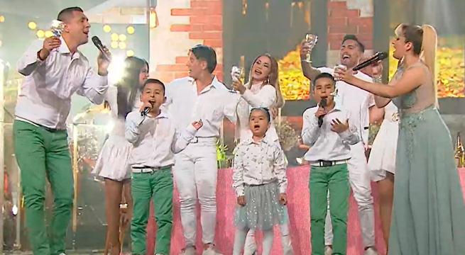 La Familia Chacaltana deslumbró al cantar el tema “La familia”