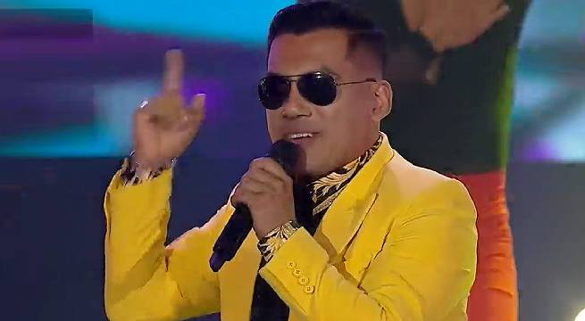 Richie Ramírez accedió a la semifinal al cantar “Timbalero”