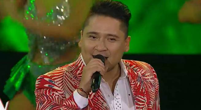 Leonardo Navarro brilló al cantar “Cerveza, ron y vino”