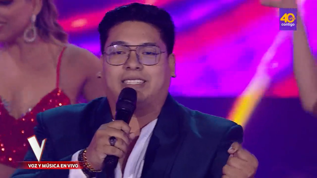 Arnold Alcántara cantó “El embrujo” en la noche de eliminaciones de La Voz Perú