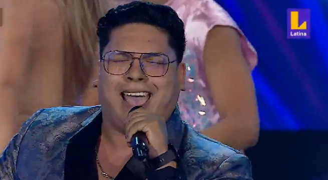 Arnold Alcántara cerró el programa de este sábado cantando “Me enamoré de ti” en La Voz Perú