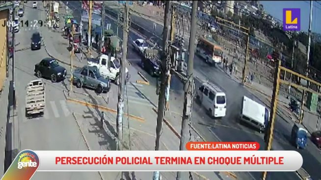 Puente Piedra: Persecución policial termina en choque múltiple